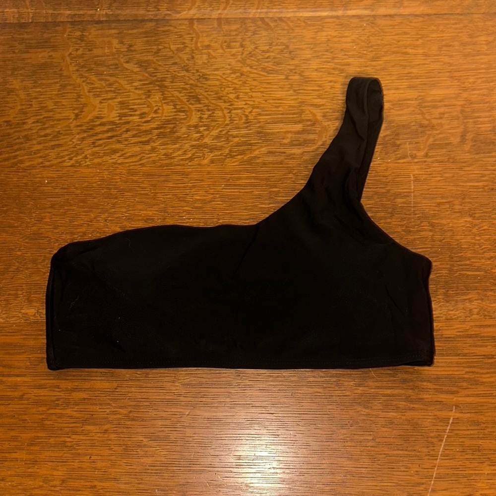 Black One-shoulder swimsuit top